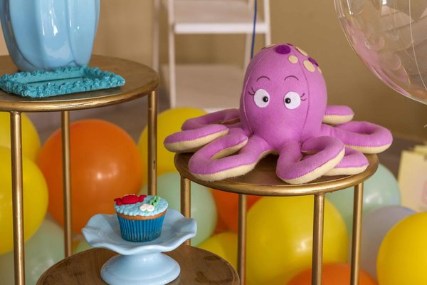 Quels sont les atouts d'une peluche pieuvre réversible ?