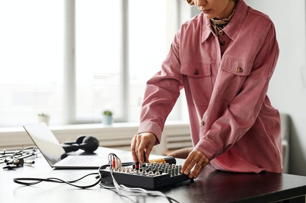 Son de qualité supérieure : Comment choisir le meilleur équipement audio pour vos besoins