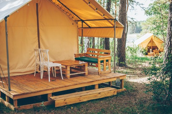 Le glamping est-il une option populaire en Camargue ?