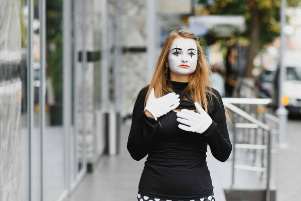 Quelles sont les clés pour réussir une improvisation musicale en groupe lors d'une jam session?